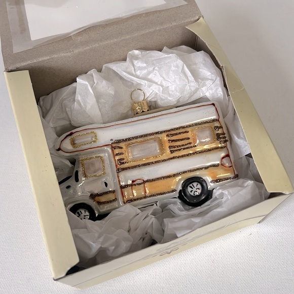 EUROPEAN BLOWN GLASS MOTORHOME HOLIDAY ORNAMENT - Picture 4 of 12